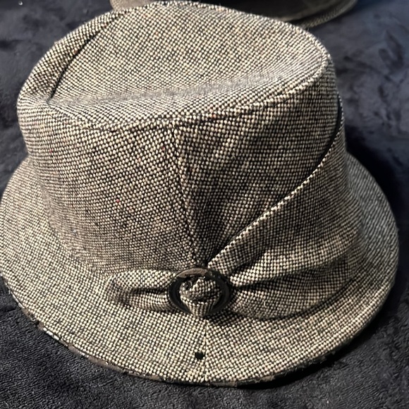 Hat - Picture 2 of 8